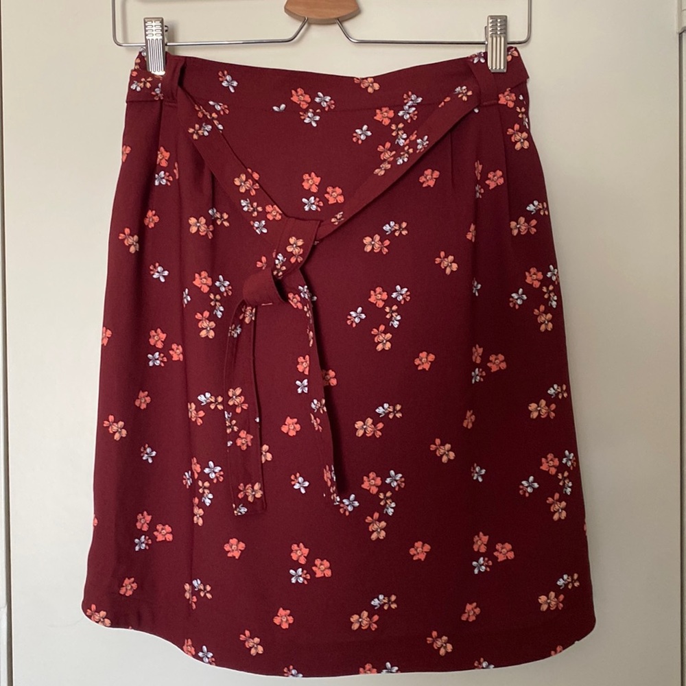 Loft Outlet Skirt -Maroon, belted, with pockets!